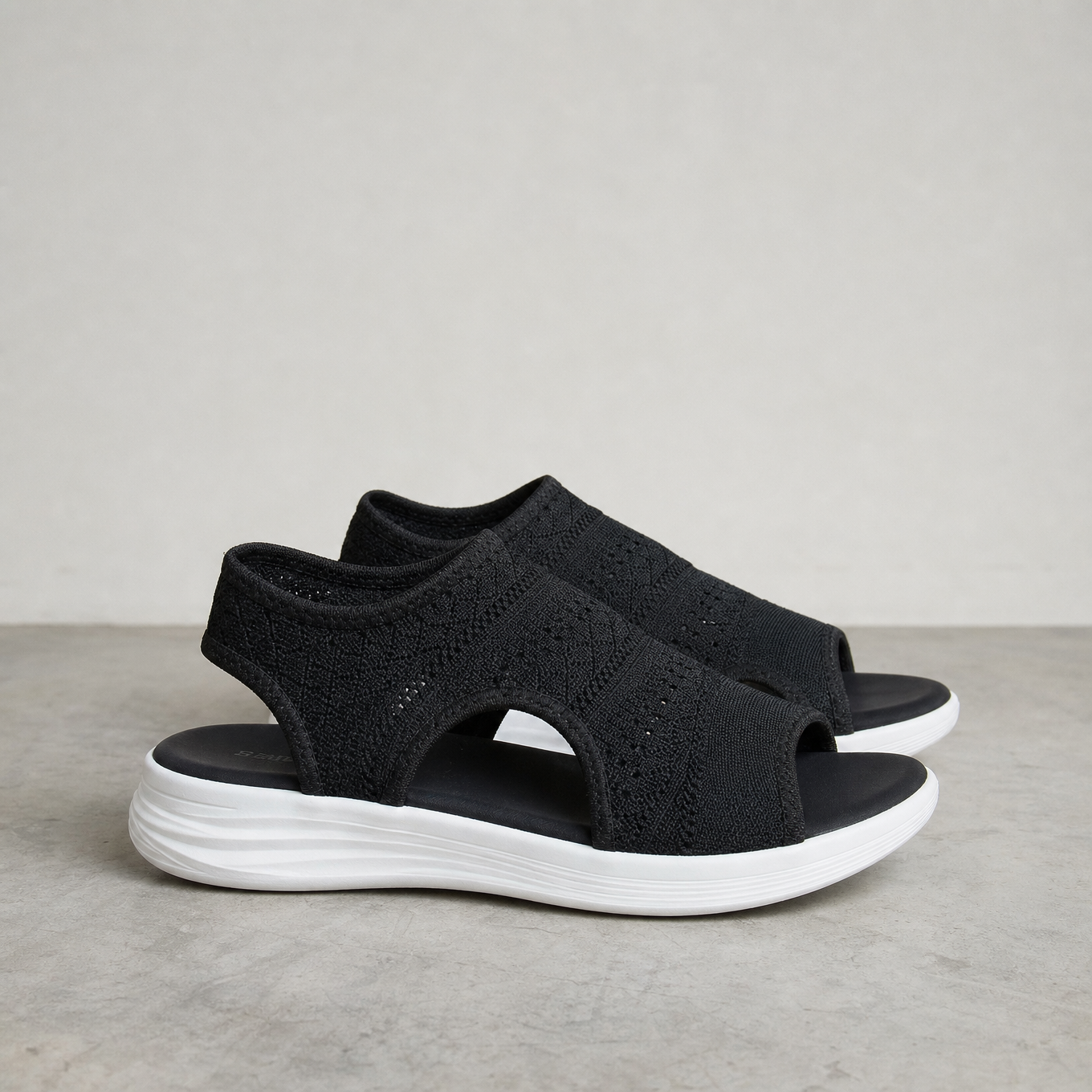 Oakmere | Sandals | Tubi